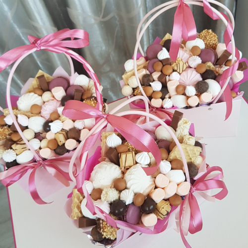 Зефирно-конфетная сумочка